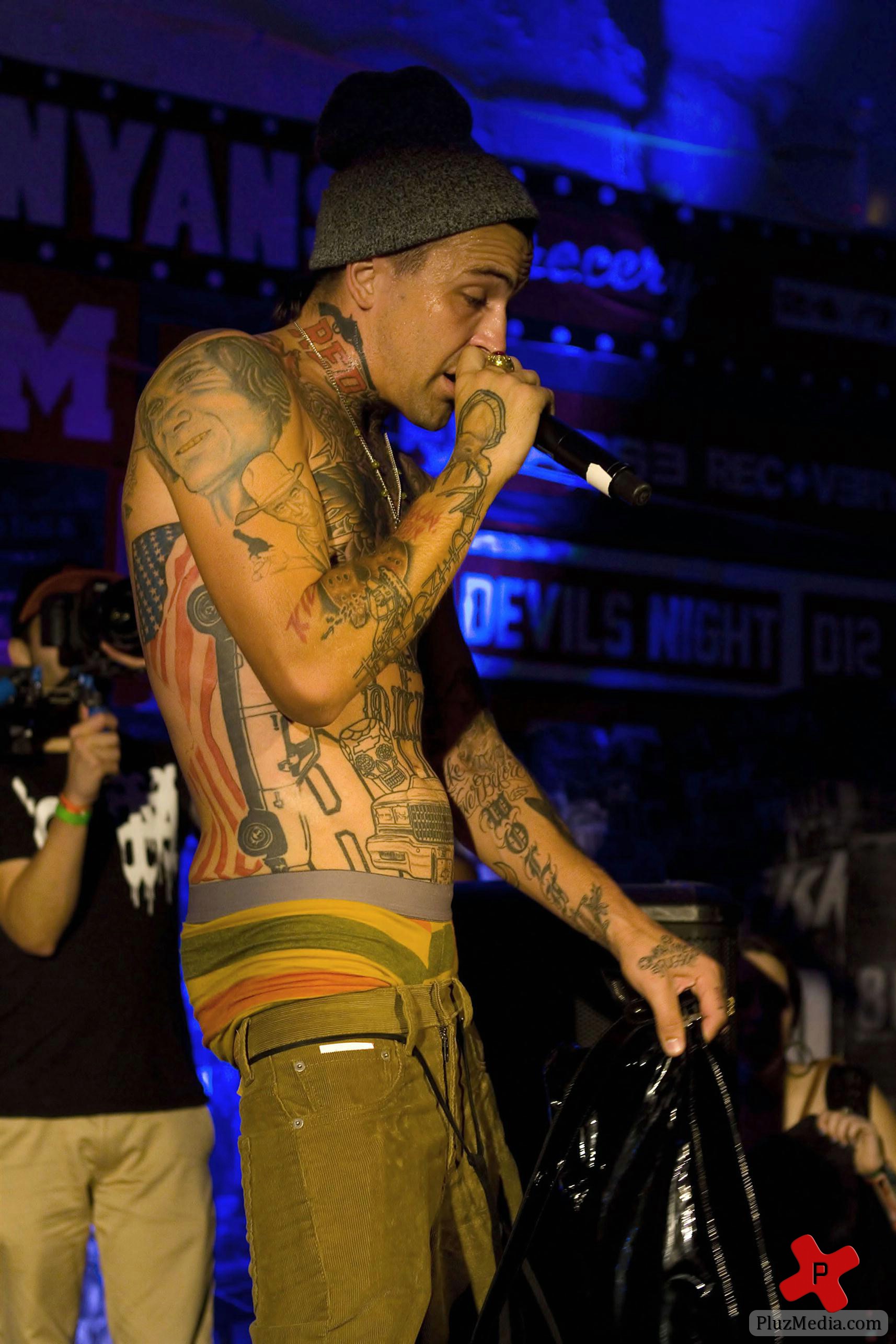 Yelawolf and Slaughterhouse at the Pop-up Bodega photos | Picture 80897